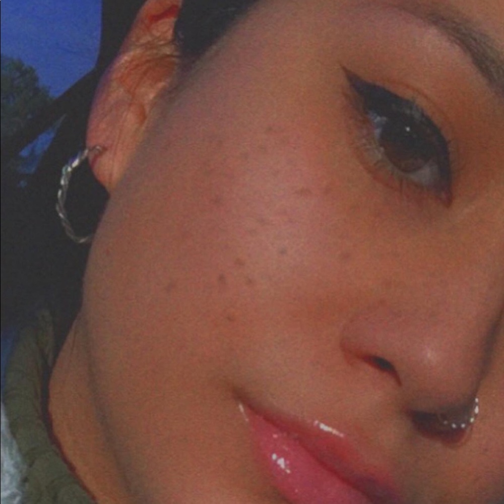 Meet your seller/buyer ॐ -ˋˏ ༻🥀༺ ˎˊ-